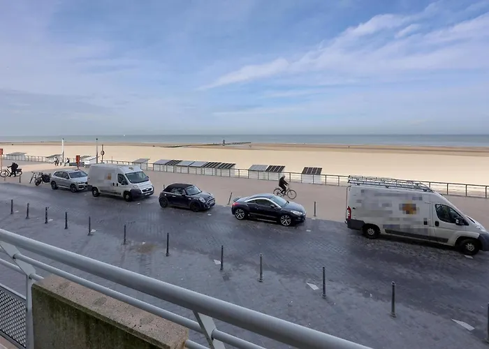 Awesome Apartment In Oostende With House Sea View