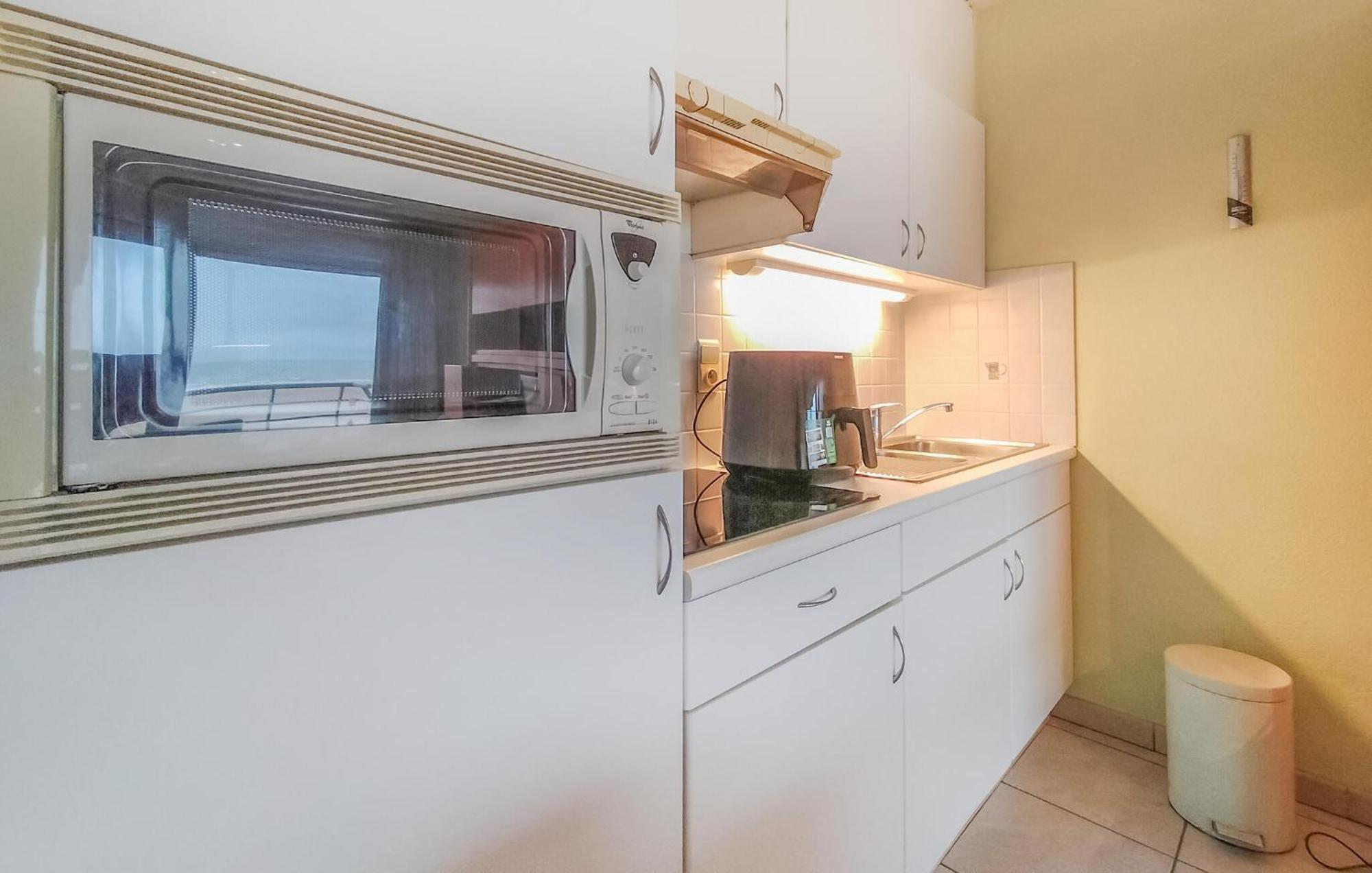 Apartment Awesome In With House Sea View Ostende
